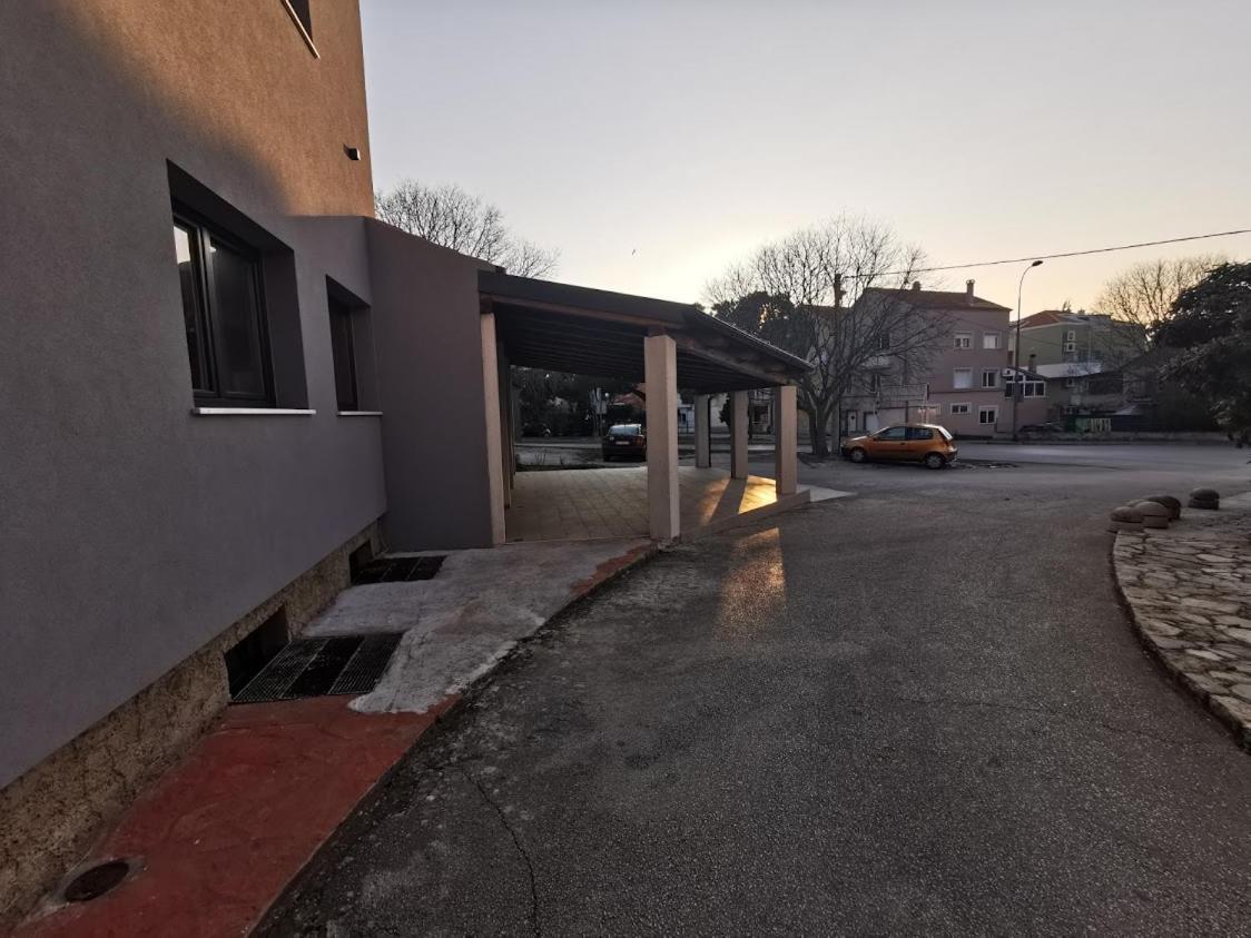 Elizabeta Deluxe Rooms Biograd Na Moru Bagian luar foto