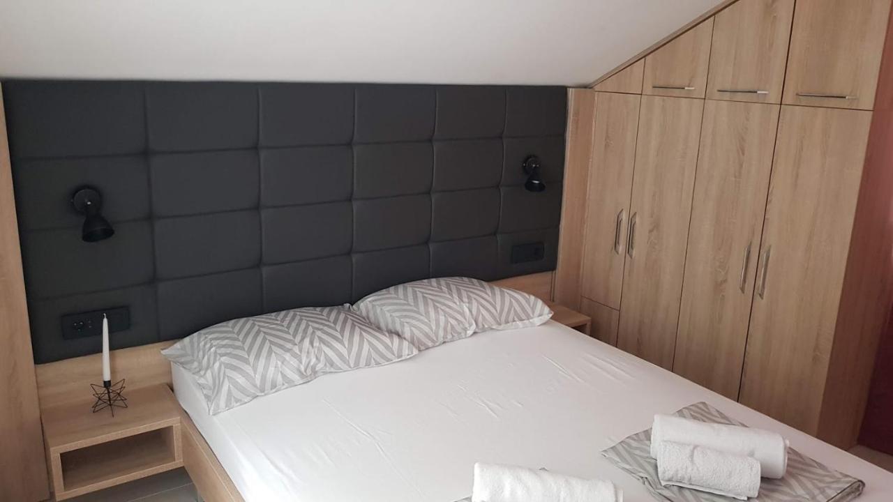 Elizabeta Deluxe Rooms Biograd Na Moru Bagian luar foto