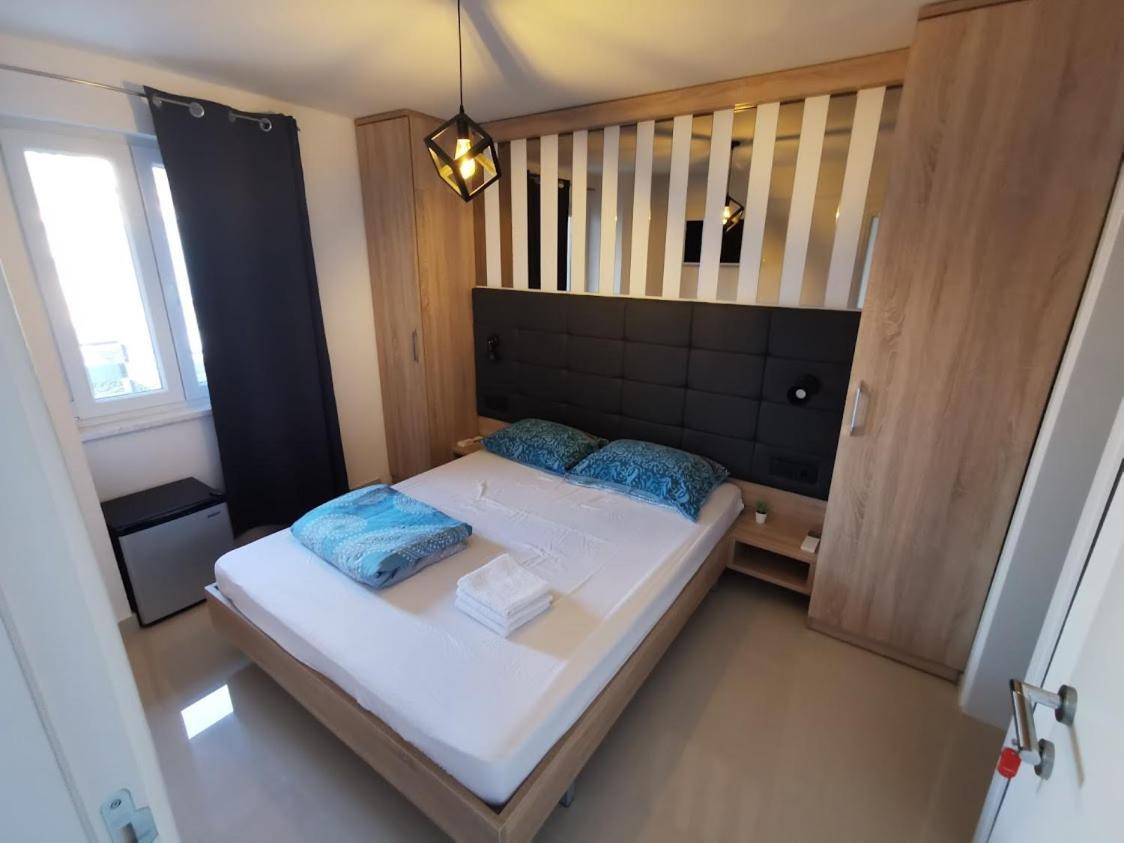 Elizabeta Deluxe Rooms Biograd Na Moru Bagian luar foto