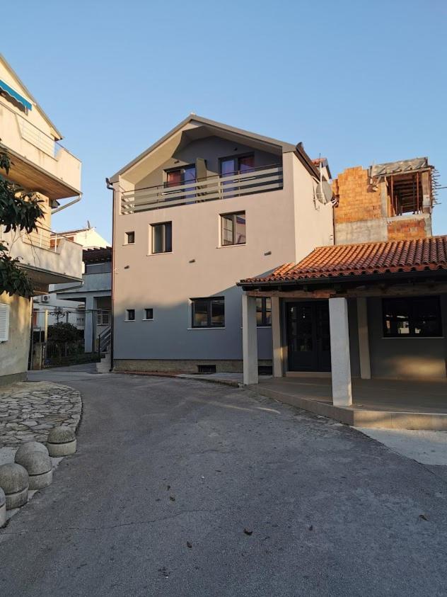 Elizabeta Deluxe Rooms Biograd Na Moru Bagian luar foto