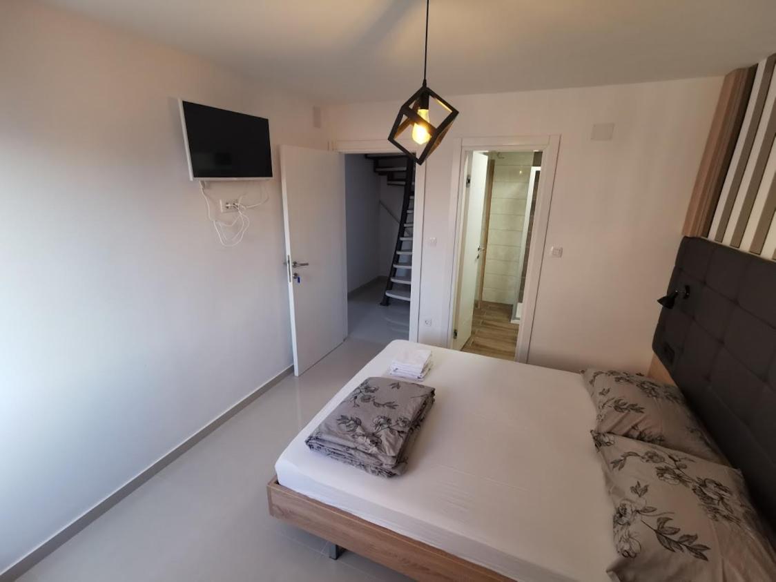 Elizabeta Deluxe Rooms Biograd Na Moru Bagian luar foto