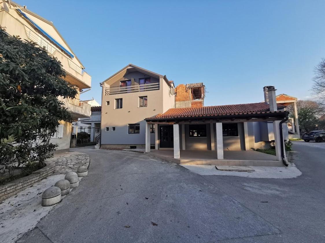 Elizabeta Deluxe Rooms Biograd Na Moru Bagian luar foto