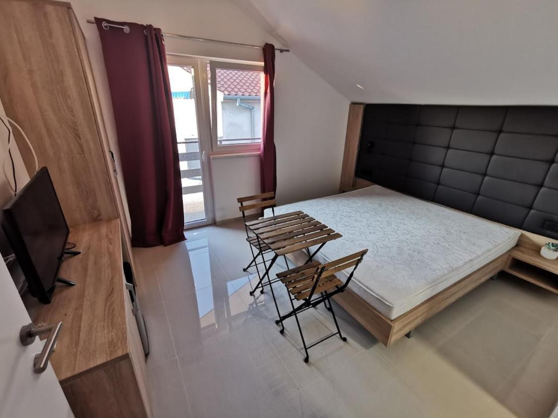Elizabeta Deluxe Rooms Biograd Na Moru Bagian luar foto