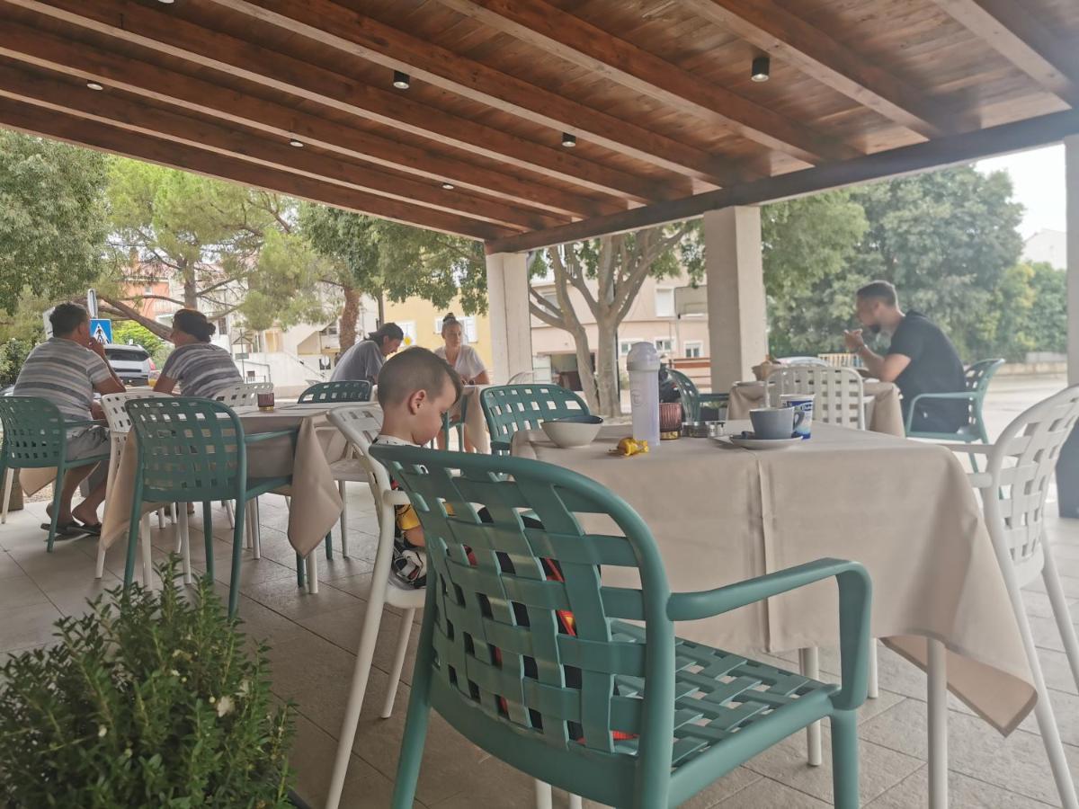 Elizabeta Deluxe Rooms Biograd Na Moru Bagian luar foto