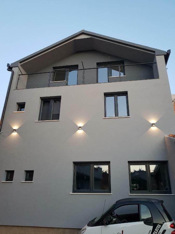 Elizabeta Deluxe Rooms Biograd Na Moru Bagian luar foto