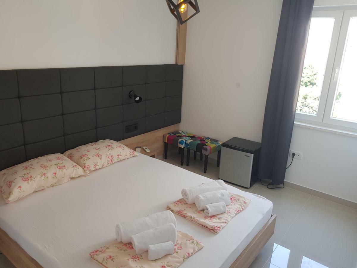Elizabeta Deluxe Rooms Biograd Na Moru Bagian luar foto
