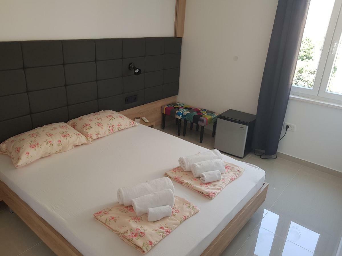 Elizabeta Deluxe Rooms Biograd Na Moru Bagian luar foto