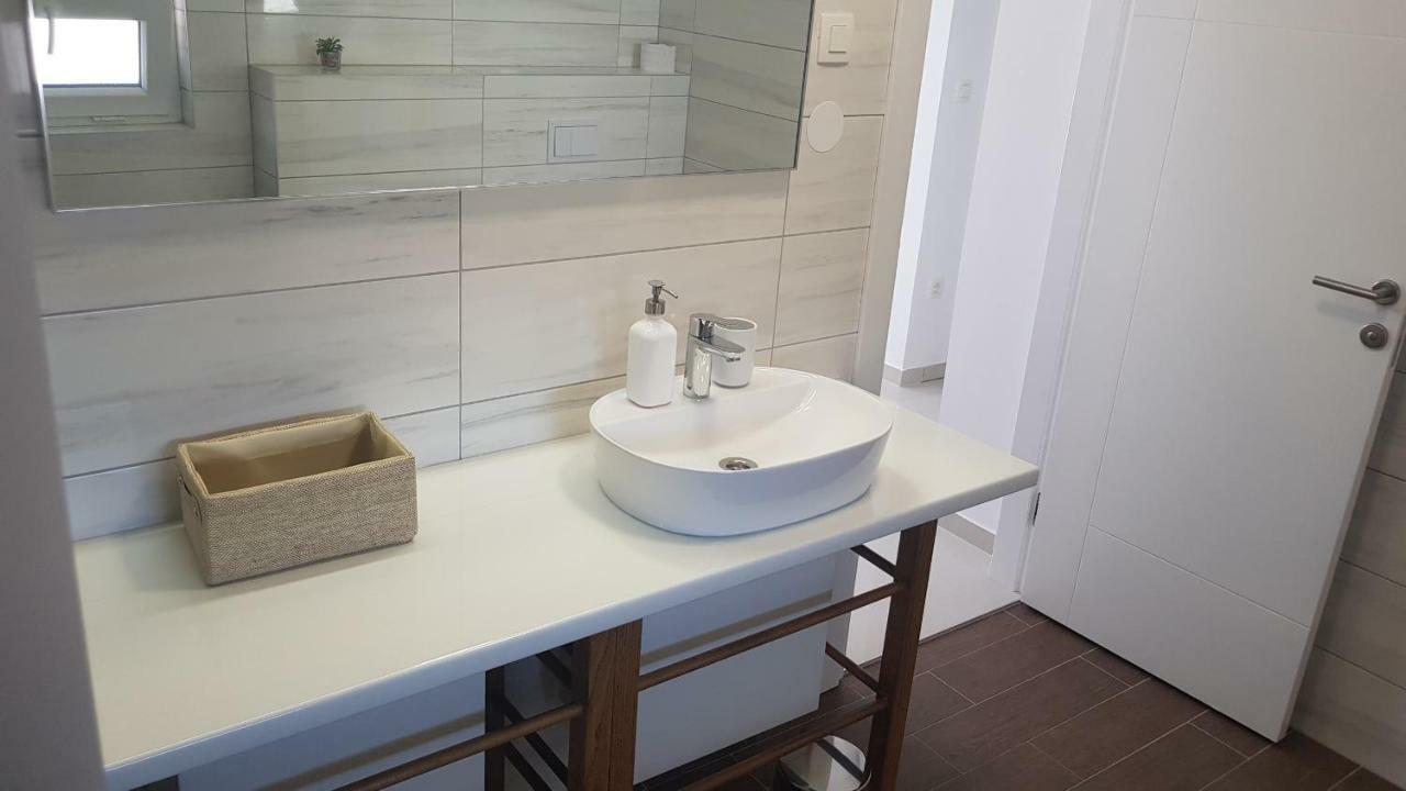 Elizabeta Deluxe Rooms Biograd Na Moru Bagian luar foto