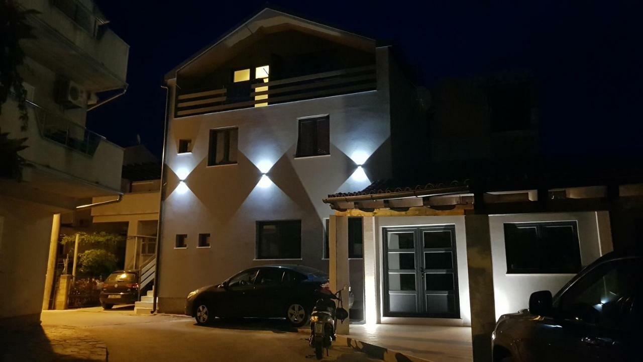 Elizabeta Deluxe Rooms Biograd Na Moru Bagian luar foto